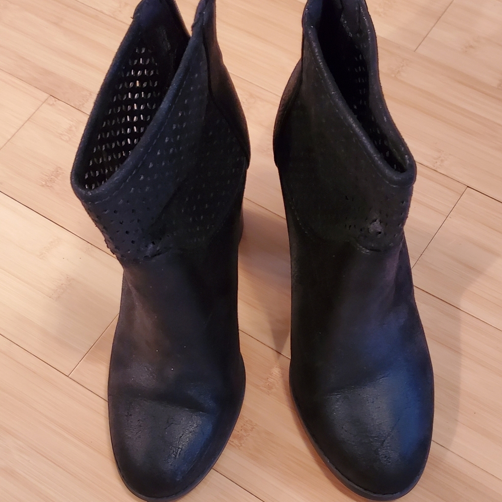 Apt 9 Boots